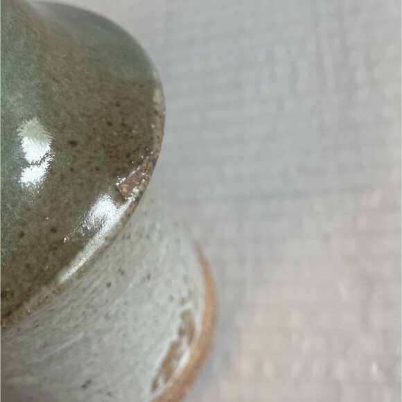 Studio Art Pottery Drip Glaze Sandstone Vase 8.75” Inch" Green Gray Signed - Picture 12 of 12